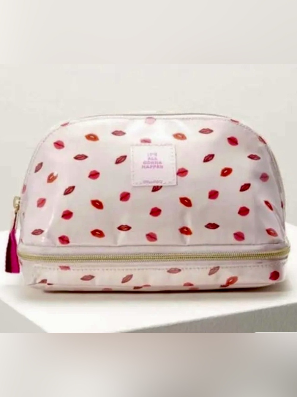 Stella & Dot White Cosmetic Pouch with Pink Lip Motif